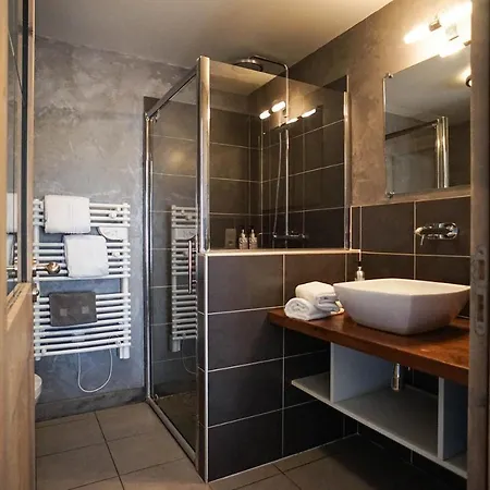 Alojamento de Acomodação e Pequeno-almoço D'hôtes Le Habre 3*