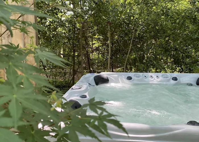 לינה וארוחת בוקר D'hotes Le Habre 3*